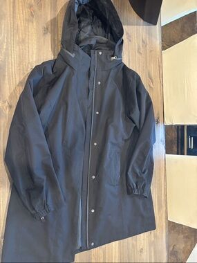 Swiss Tech Black Hooded Jacket - Classic Water-Resistant Coat